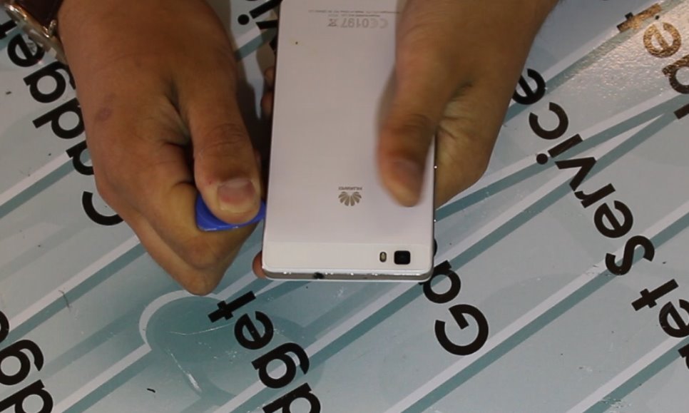 разборка смартфона Huawei P8 Lite