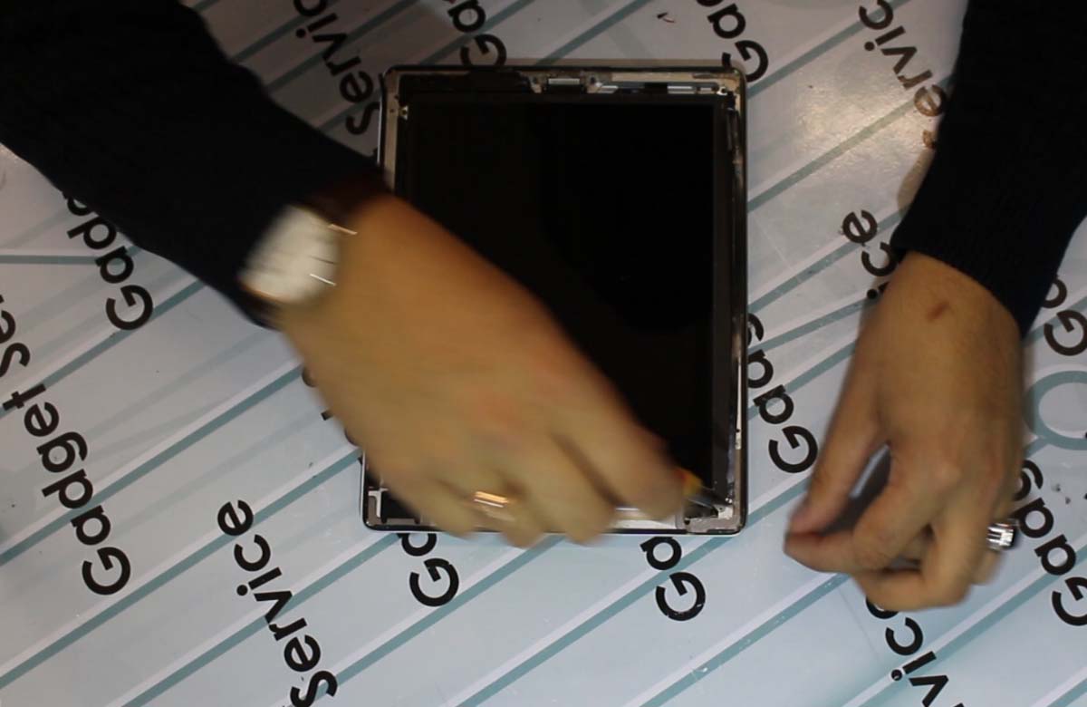 замена сенсорного стекла iPad 2 в Минске
