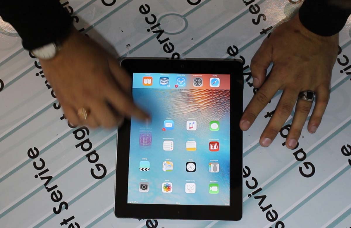 замена тачскрина iPad 2