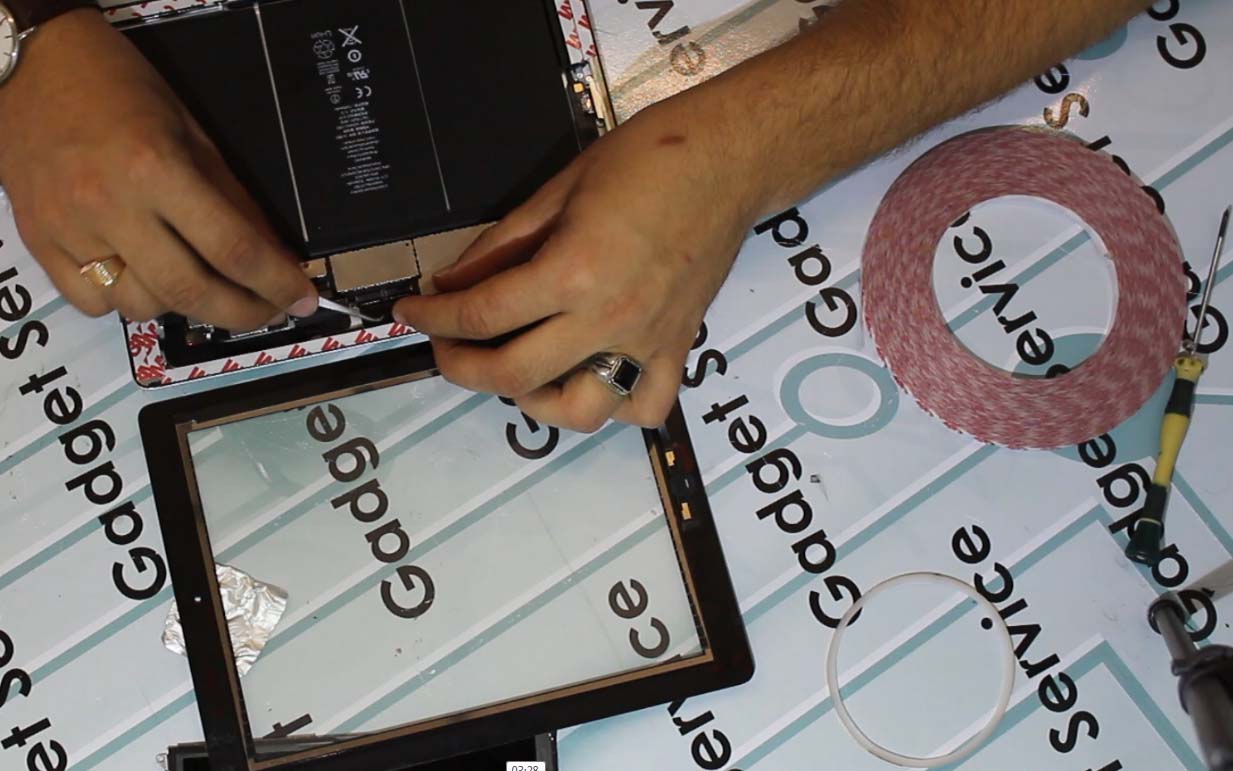 замена экрана iPad 4