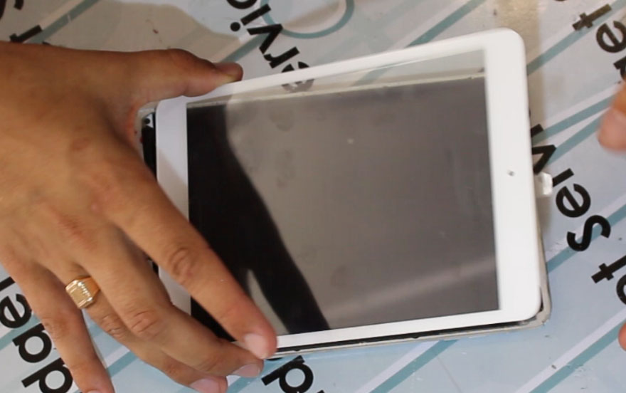 монтаж тачскрина планшета iPad Mini 3