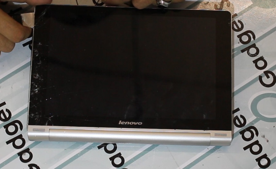 замена разбитого экрана Lenovo Yoga B8000